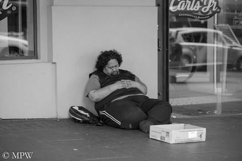 Auckland City street photo, Queent St, black and white